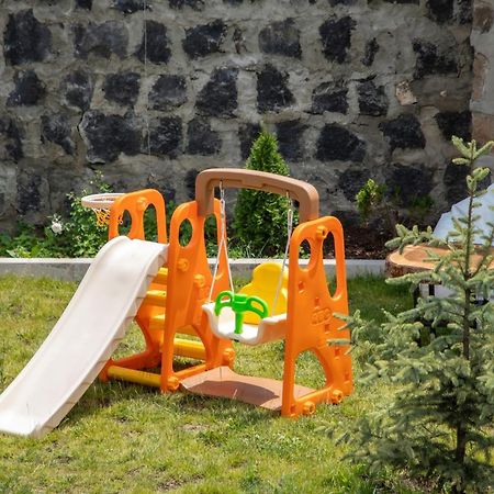Tsaghkadzor Inn Hotel Eksteriør billede