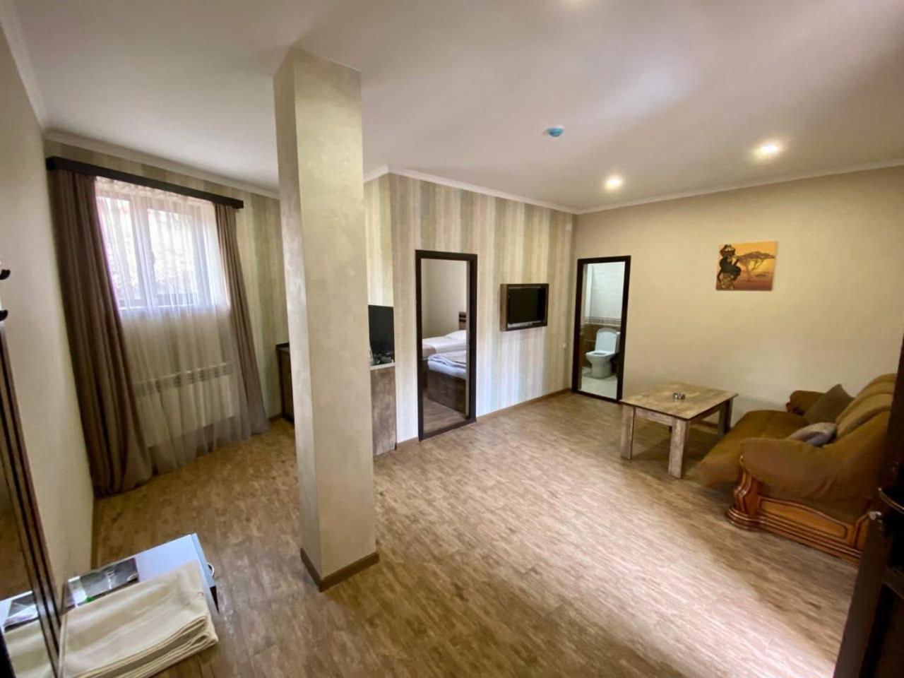 Tsaghkadzor Inn Hotel Eksteriør billede