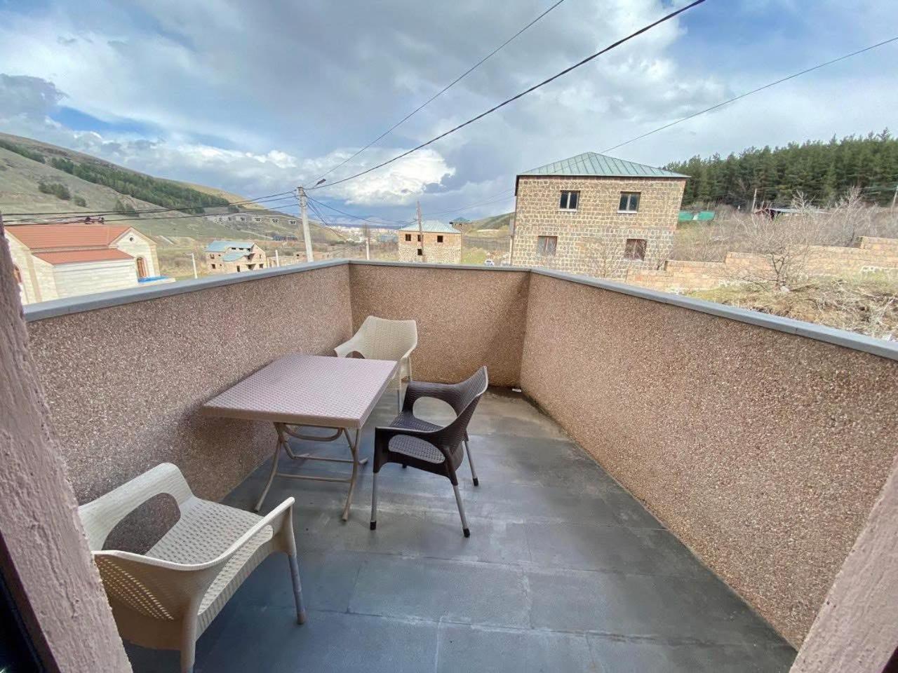Tsaghkadzor Inn Hotel Eksteriør billede
